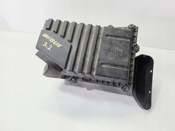 cover of a filter, air AUDI A3 8P VOLKSWAGEN SEAT SKODA 3.2 1K0129607