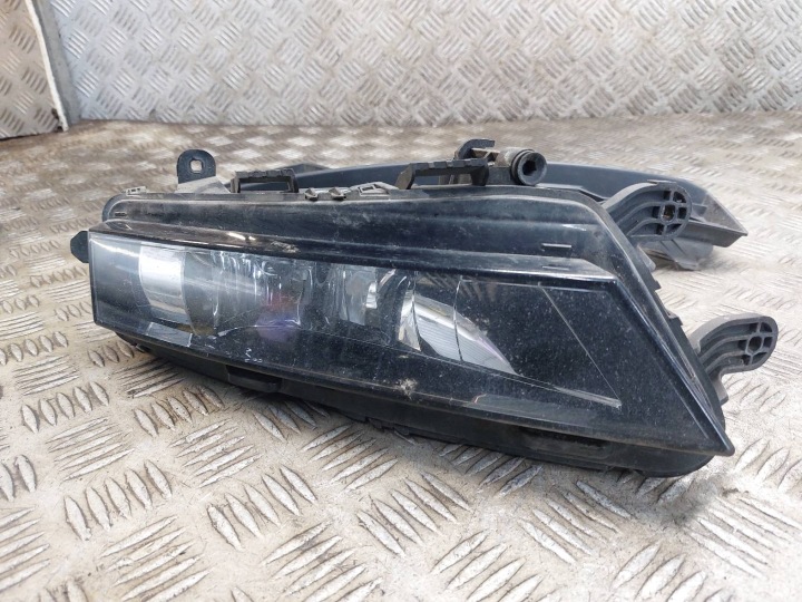 Nebelscheinwerfer links SKODA OCTAVIA III LIFT 5E0941699F