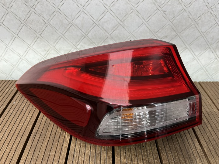 HYUNDAI i30 III 16-20 KOMBI Feux phare Arrière Gauche W Aile Arrière LED EUROPA OE