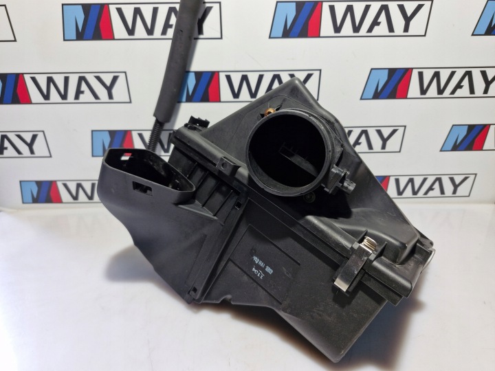 BMW E84 E82 E90 E92 cover cover intake of a filter, air 8512599 8506409