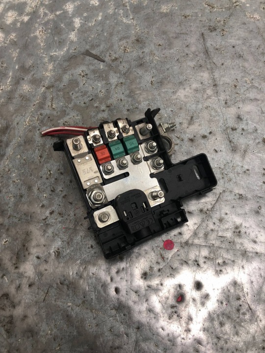 Borne Fusible MASERATI QUATTROPORTE VI 0080P1100017