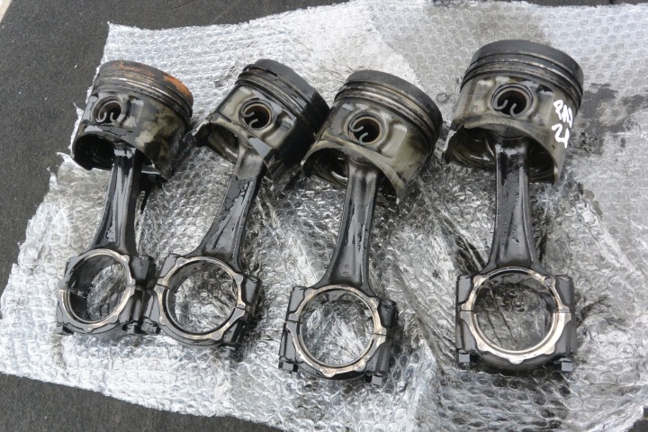 piston connecting rod 2.8 TD 4M40 NOMINAL MITSUBISHI PAJERO DELICA 91-99