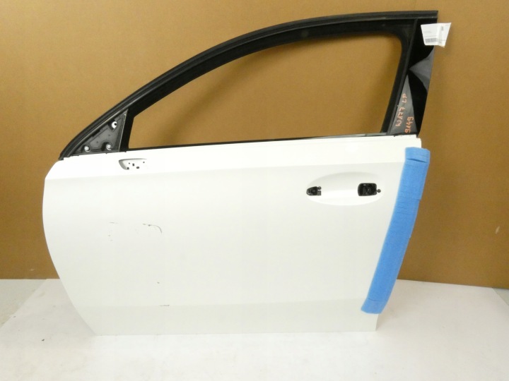 PORTIÈRE GAUCHE AVANT MERCEDES W177 A-KL 149