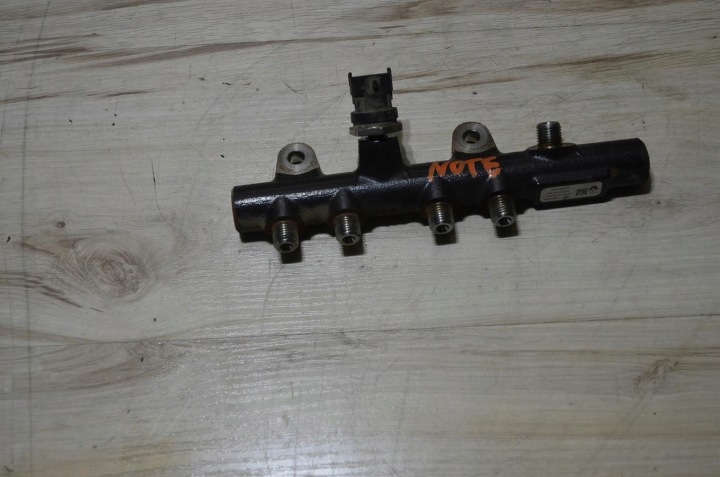 Rampe injection + Capteur Nissan Note II E12 14r