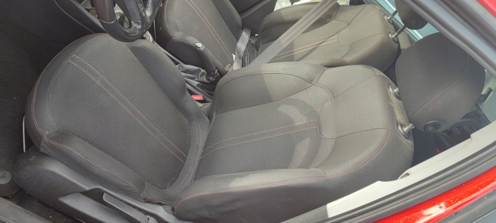 OPEL CORSA E sedačka ľavý šoférov KUBELEK KUBELKOWY 5 dvere