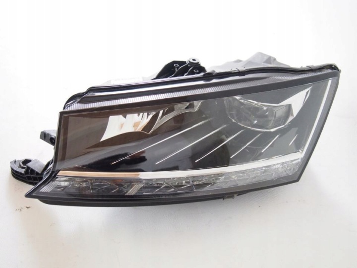 Skoda Fabia 3 Reflektor Gauche Feux phare Gauche III FL Lift LED 17r