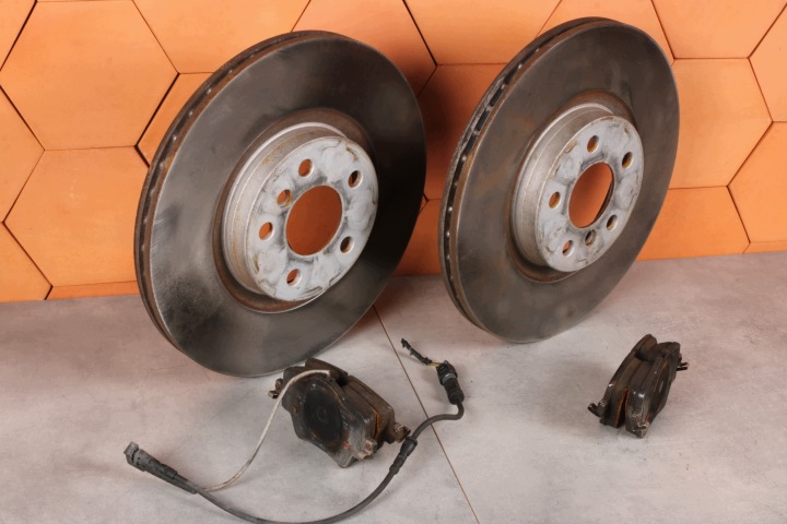 BMW F46 LCI F40 X2 F39 discs plates front KOMPLET 330X24 6865713