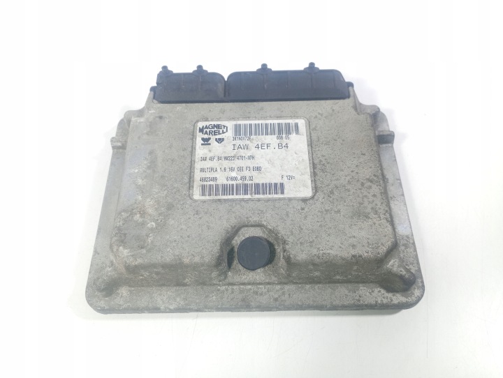 VW PASSAT B5 96-05 Computer Bedienteil DES MOTORS OE 46823489
