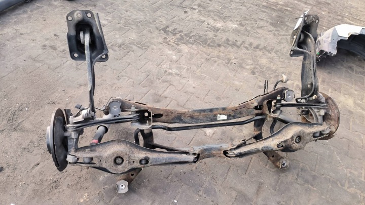 träger / Achsträger heck VOLKSWAGEN PASSAT B8 Sedan