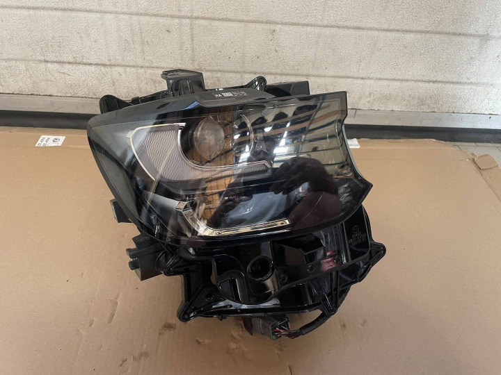 Reflektor licht vorne seite rechts Mazda CX-60 KR9R51030 "NR X"