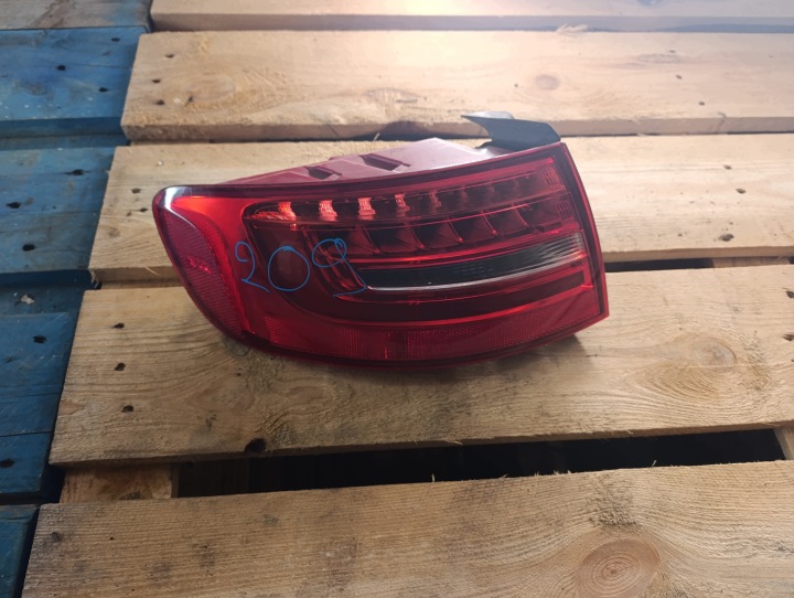 far lijevi stražnji dio stražnja lijeva AUDI A4 B8 KOMBI LIFT 8K9945095D