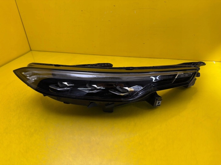 Licht links Maxus Euniq 6 Full Led DRL C00371013