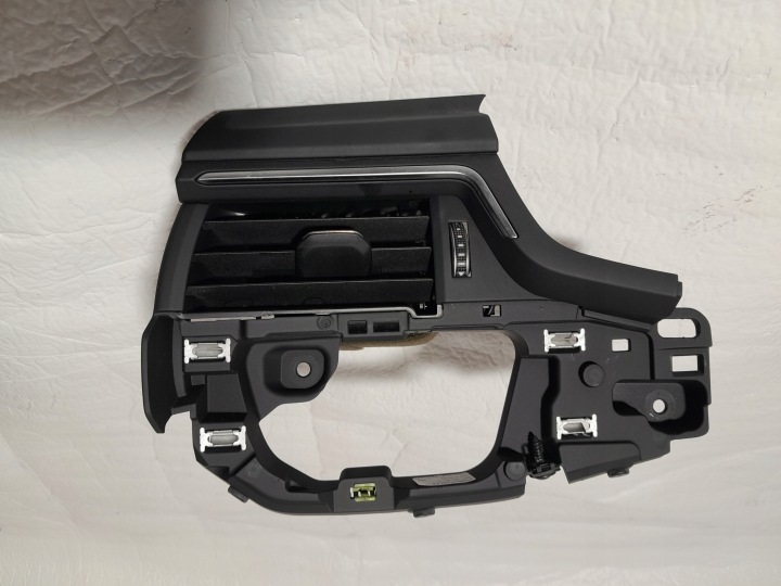 AUDI A4 B9 Lüftungsgitter des lüfters 8W1820901B