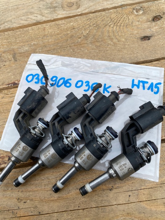 nozzle of the fuel injector Volkswagen Audi 03C906036K