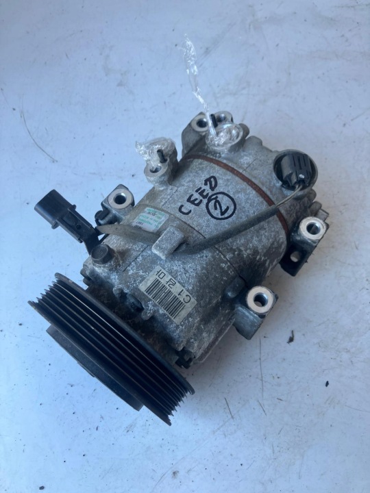 compressor of the air conditioning KIA CEED II 1.6 GDI F500-JDCAE-10