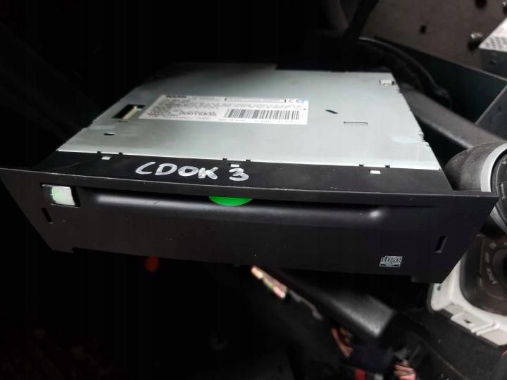 Odtwarzacz Plyt SAAB 9-3 II 93 oe 12802520 - ys2520 - pu-2425A