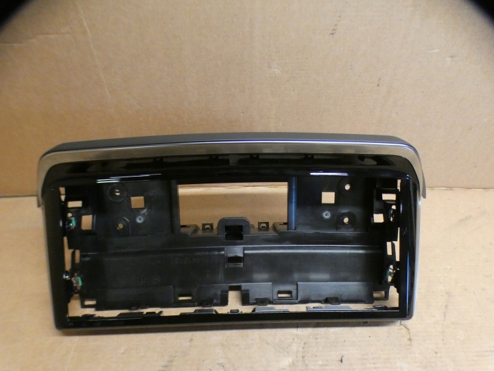 PANEL OBRAMOWANIA WOKOL WYSWIETLACZA KOKPITU PEUGEOT 2008 II 9854415780