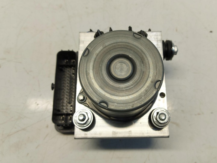 Nissan Qashqai III J12 pumpa abs kompjuter računalo 1.5 hybryda 0265956968