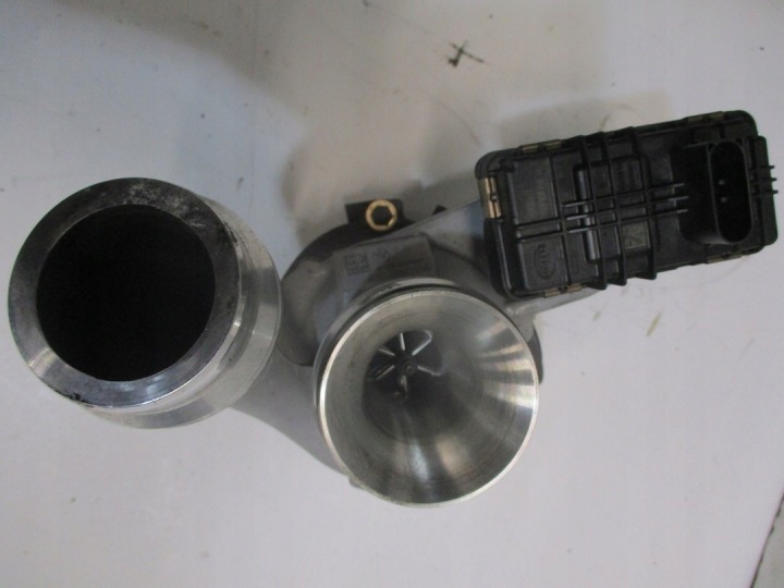 turbo turbina BMW 1 F20 1.5D 8514266