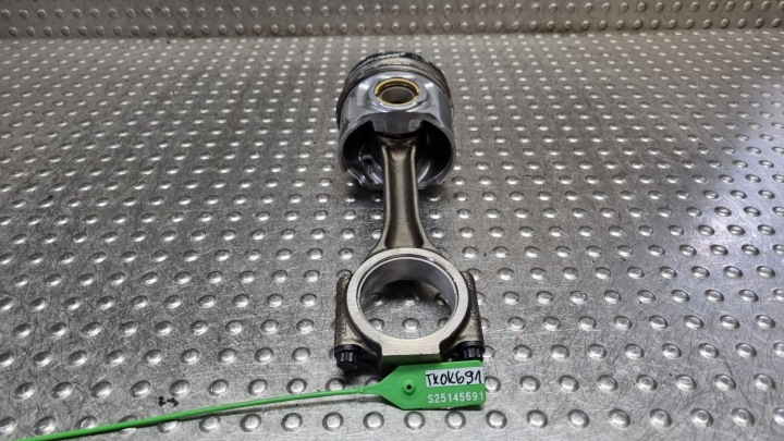 piston connecting rod 5 038J AXD VW T5 TOUAREG 7L 2.5 TDI