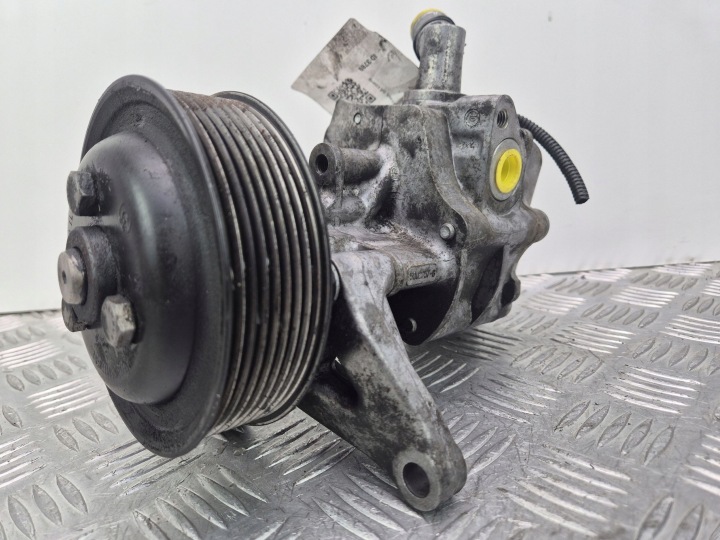 BMW 7 F01 F02 F03 F04 740i servo pump 677616902 N54