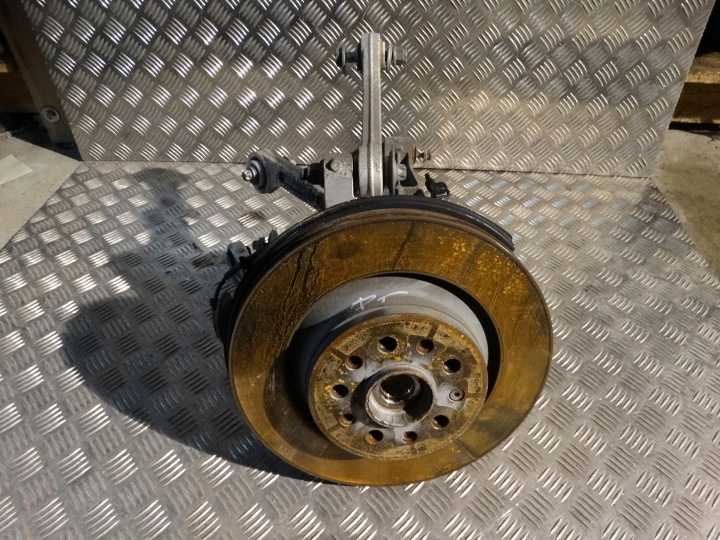 Suspension KPL. Arrière Droit MASERATI LEVANTE 1