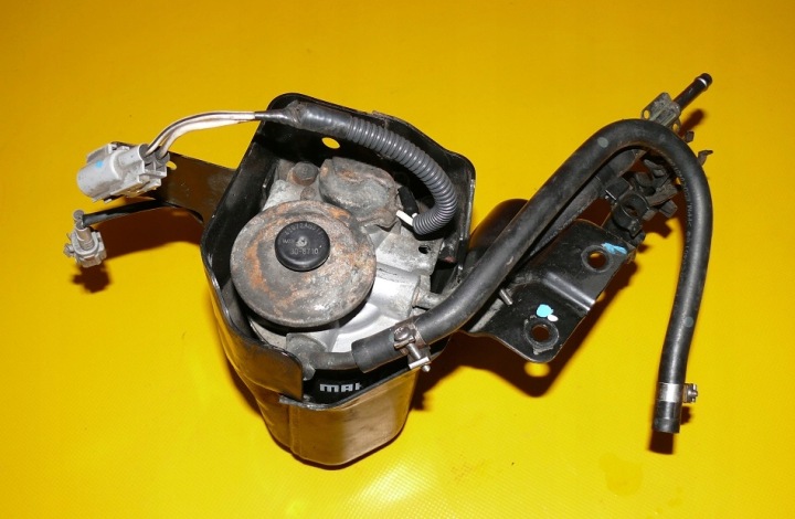 bracket holder cover of a filter, of the fuel SUBARU IMPREZA III 3 XV 2.0D 150KM