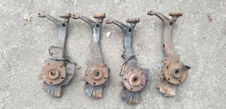 Achsschenkel Radnabe Radlager schenkel PP PASSAT B5 AUDI A4 8d0407258S