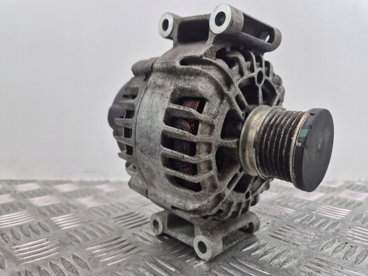 Mercedes E200 CGI W212 alternator A0009067902 M271.860