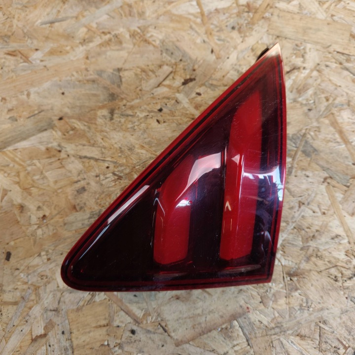 Licht hinten w klapie heck Seite rechts Peugeot 3008 und lift 9805511280