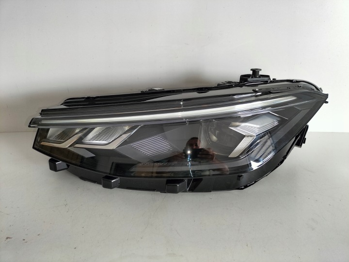 far prednja reflektor lijeva VW PASSAT B9 24- FULL LED