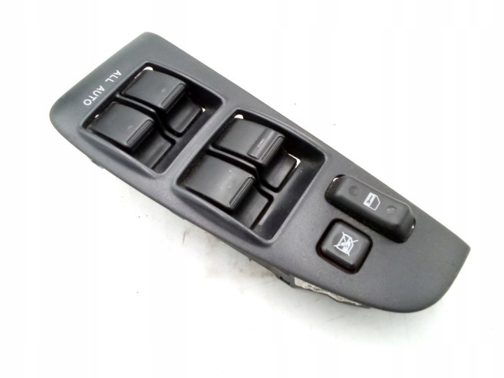 Toyota Avensis II 2 T25 lift FL panel Unité de contrôle Contrôle Vitre 84820-05100