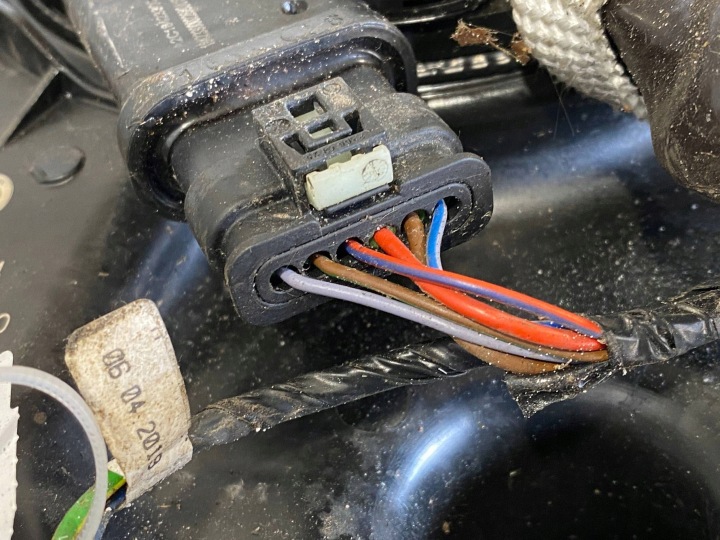 BMW OE 9884894 tank adblue 16