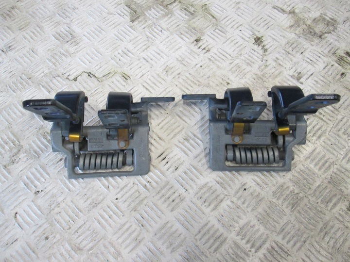 BMW E61 KOMBI hinge holder of rear bonnet windows 41627129516 right