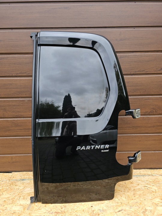 dvere zadné pravé Peugeot Partner III 2008-2018 skrzydlo skrzydelka pravý