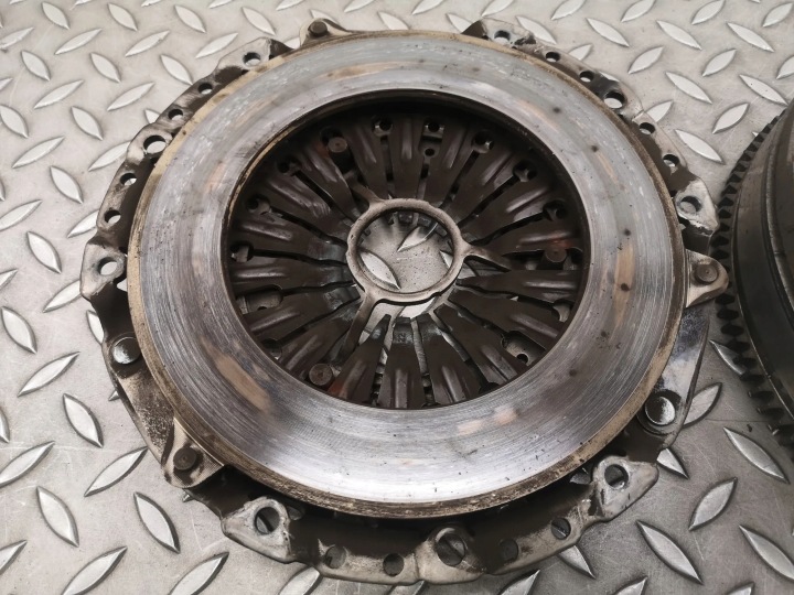 BMW 2 Coupe F22, F87 Clutches 2014 7