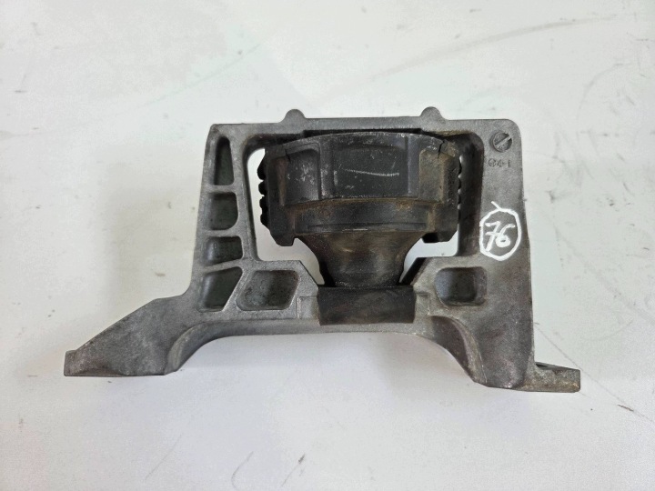 Mazda 5 CW 2,0 DISI silenblok B32T39080 (76)