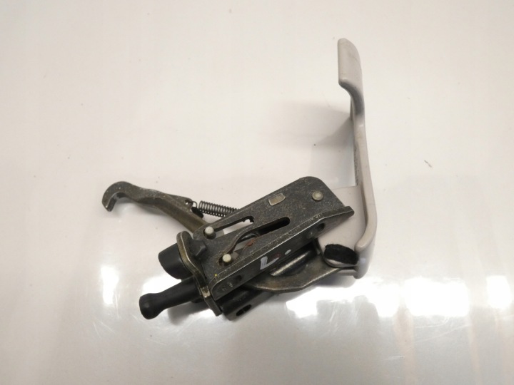 RYGIEL zámek ZATRZASK střechy levý PEUGEOT 206 CC 98-09 9636967280