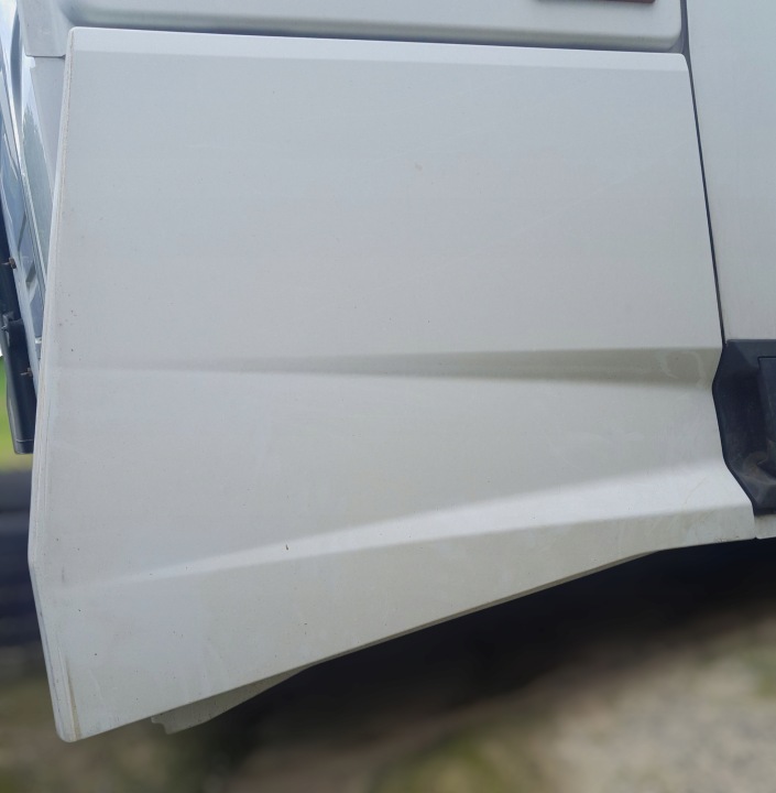 kryt DRZWICZKI kapota skříňky spolujezdce Renault Gama T high EVO pravé