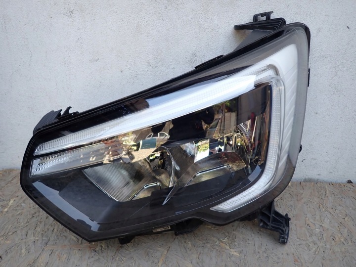 Feux phare Gauche REFLEKTOR Gauche RENAULT MASTER III LIFT IV 2019- 260607867R