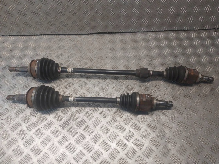 Antriebswelle links rechts vorne YARIS II LIFT 1.33 16V 43410-0D390 43420-0D380