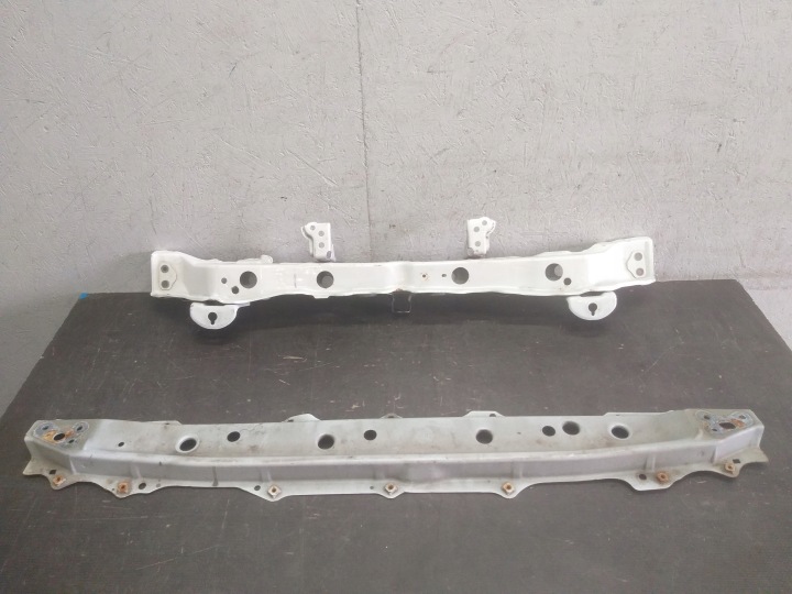 SCHLOSSTRÄGER TOYOTA YARIS III LIFT 14-17