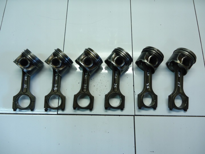 BMW 5 E60 2.5D M57D25 pistone con biella