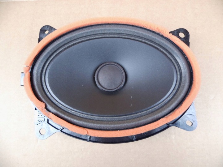 Toyota Land Cruiser J150 Lautsprecher Tür przednich JBL 8615060240