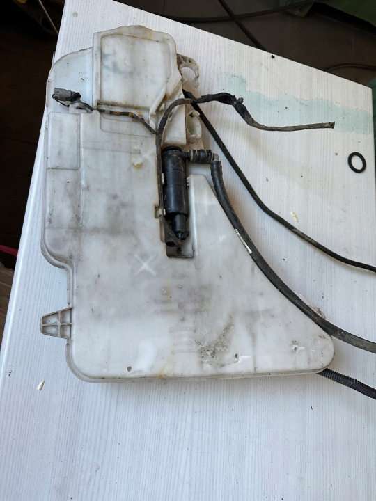spremnik mlaznice BMW F10 F11 F01 XENON 7269663