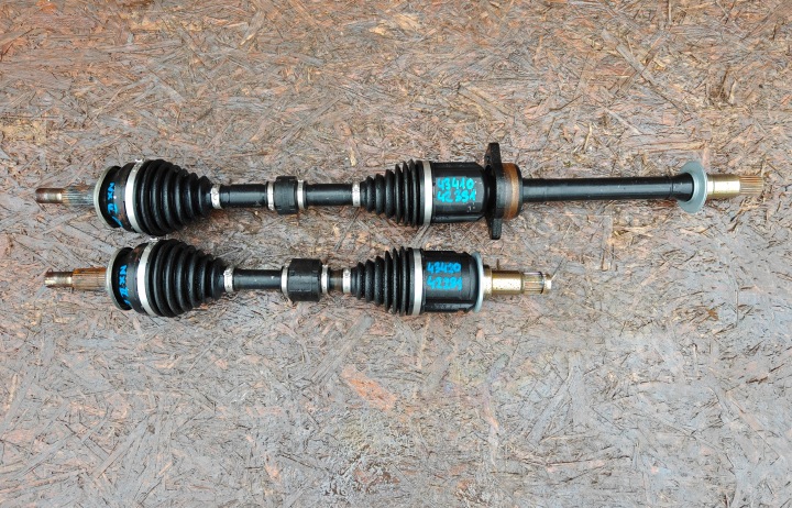 Semiasse Semiasse sinistra Anteriore sinistra Anteriore LEXUS NX II 2 450H + 43420-42281