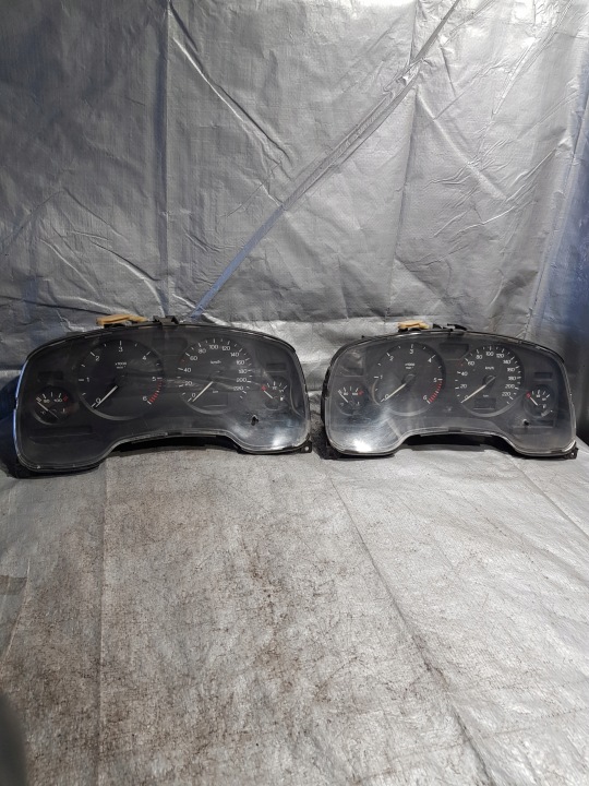 Instruments tachymètre compte tours Opel ASTRA II 1.7D OE 09228743DQ