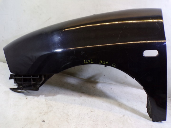 kotflügel links vorne SEAT IBIZA 6L farbe LC9Z