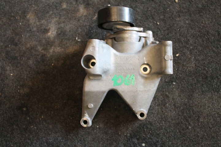 1061. Supporto 06M903144AC