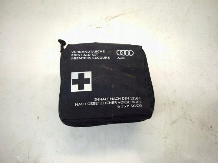 lékárnička PIERWSZEJ POMOCY AUDI Q3 Q5 Q7 TT 8J7860282